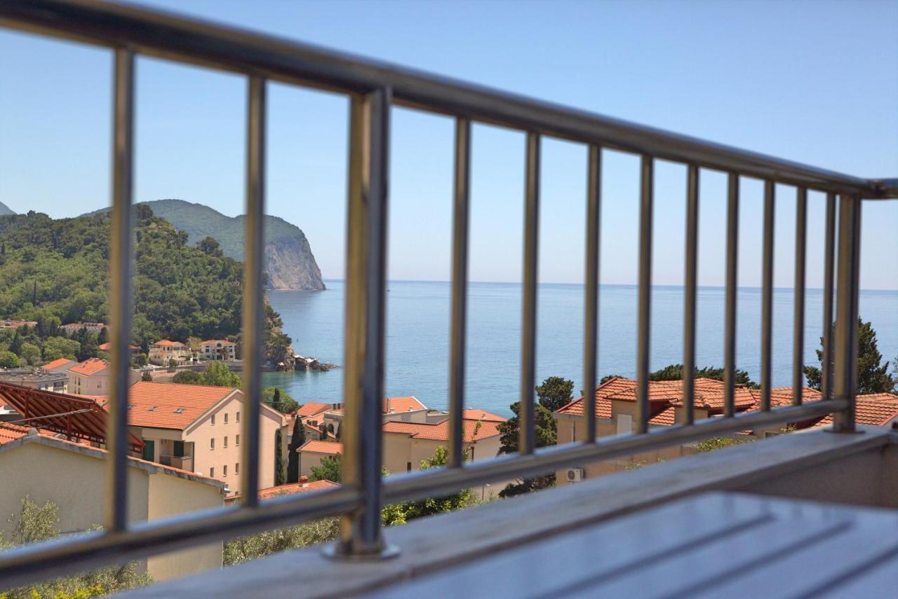 Medin Apartments Bluvista Petrovac Bagian luar foto