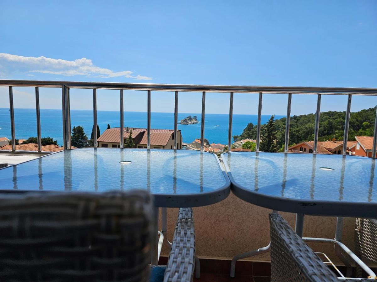 Medin Apartments Bluvista Petrovac Bagian luar foto