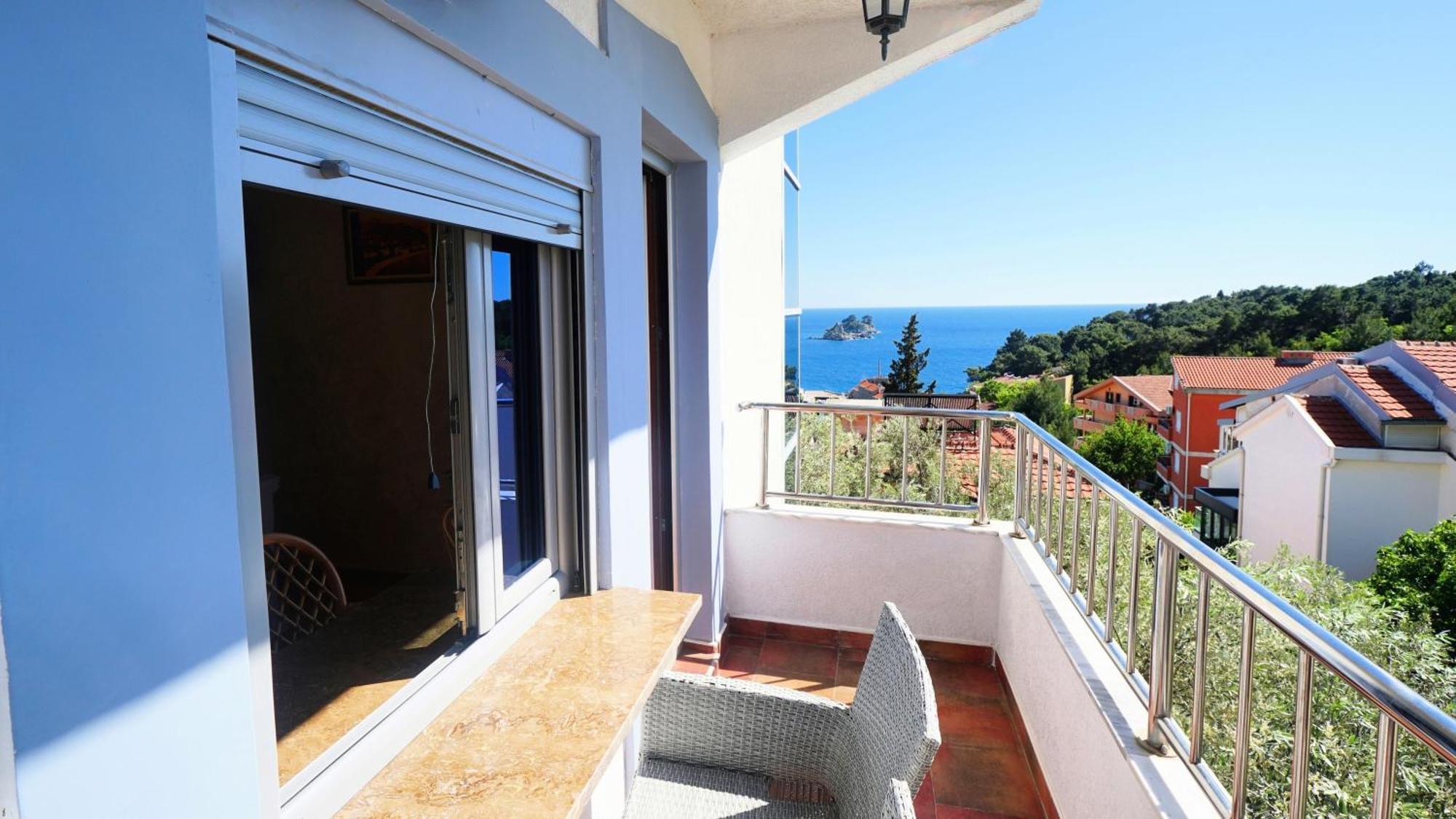Medin Apartments Bluvista Petrovac Bagian luar foto