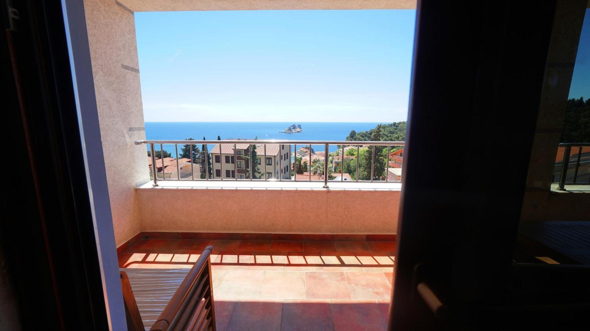 Medin Apartments Bluvista Petrovac Bagian luar foto