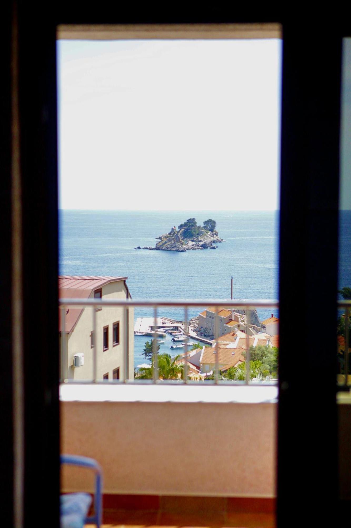 Medin Apartments Bluvista Petrovac Bagian luar foto