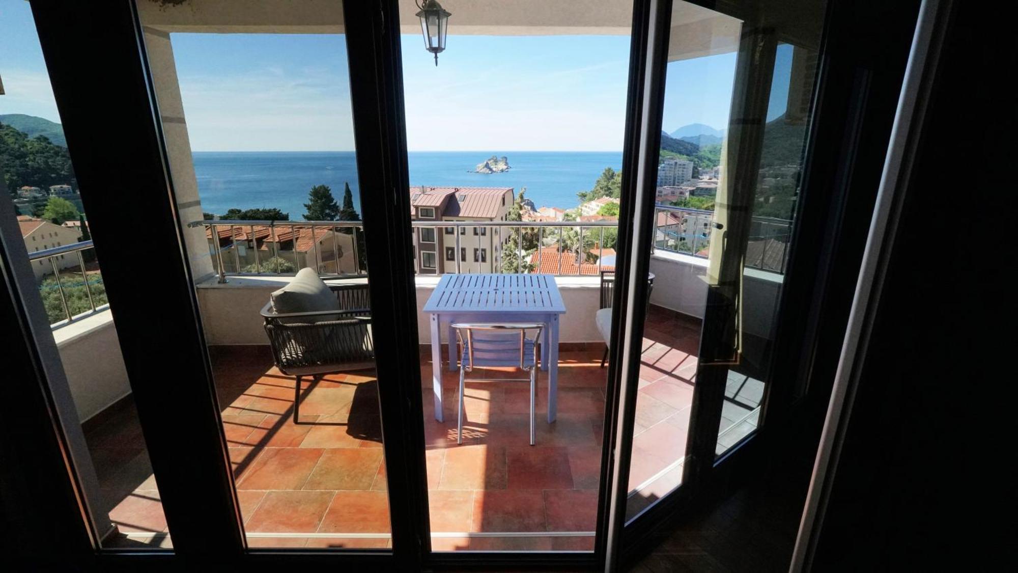 Medin Apartments Bluvista Petrovac Bagian luar foto
