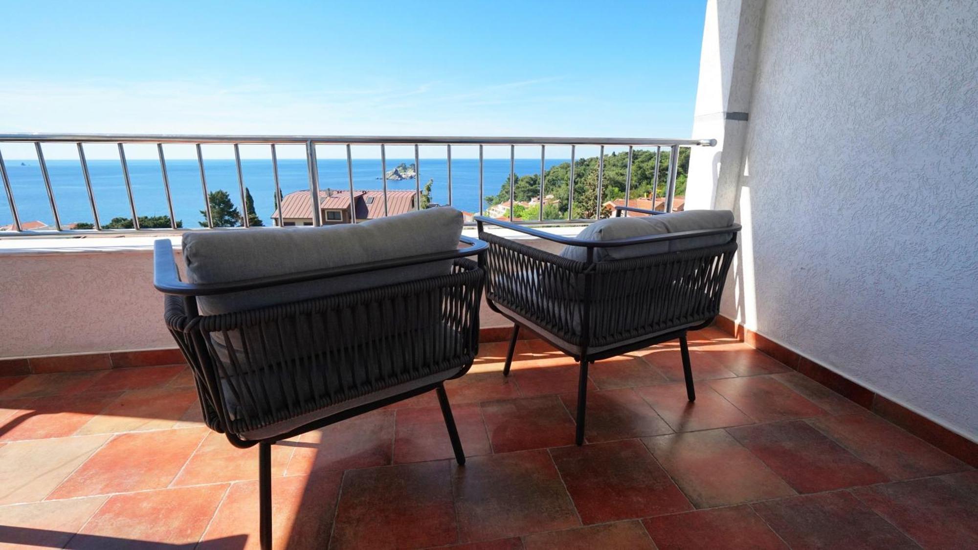 Medin Apartments Bluvista Petrovac Bagian luar foto