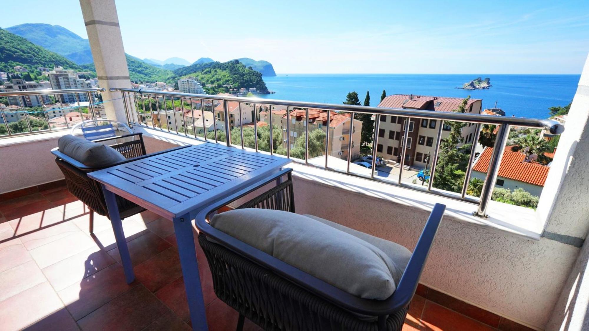 Medin Apartments Bluvista Petrovac Bagian luar foto