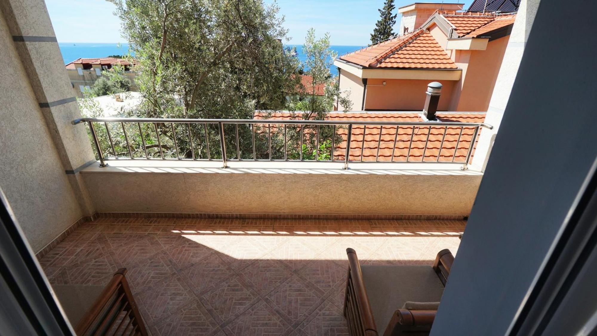 Medin Apartments Bluvista Petrovac Bagian luar foto