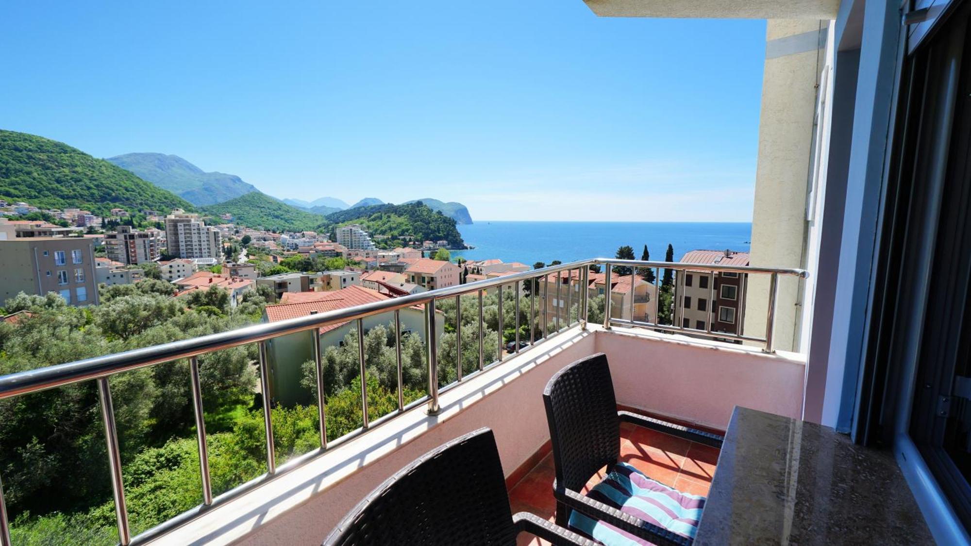 Medin Apartments Bluvista Petrovac Bagian luar foto