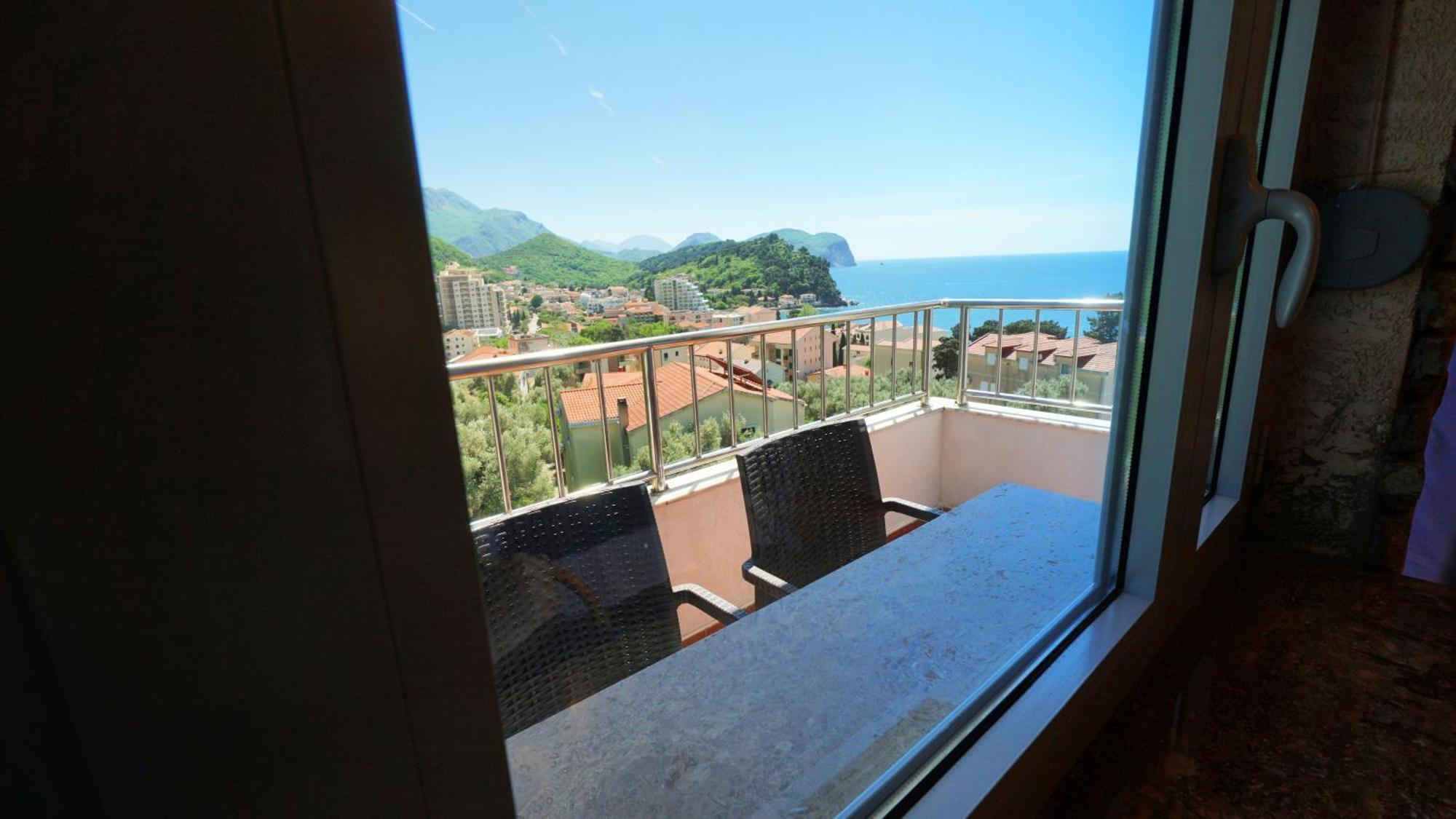 Medin Apartments Bluvista Petrovac Bagian luar foto