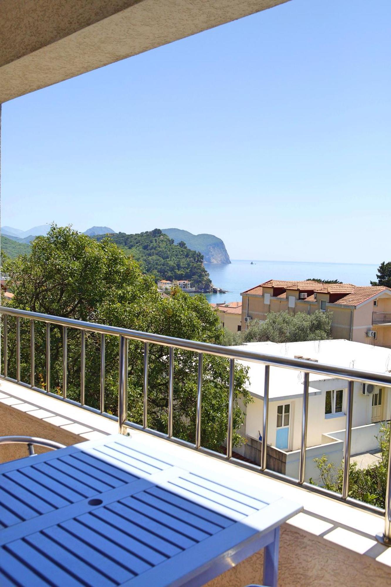 Medin Apartments Bluvista Petrovac Bagian luar foto